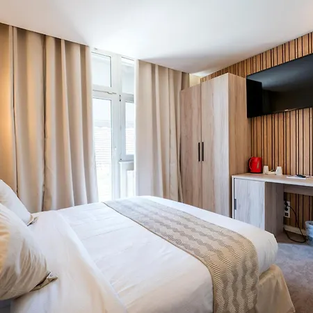 Hotel The Originals De L Ange 3*